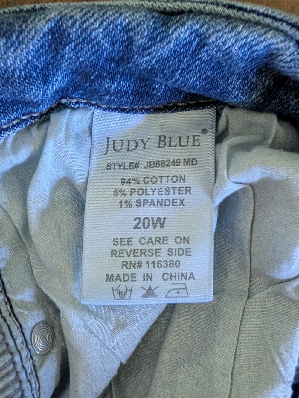 Judy Blue Light Blue  Jeans - Picture 2 of 6